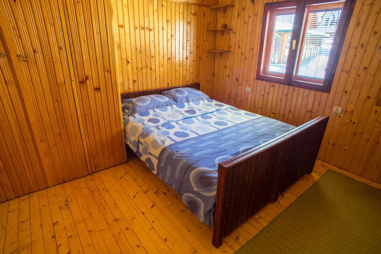 Guest House Jezera Žabljak エクステリア 写真