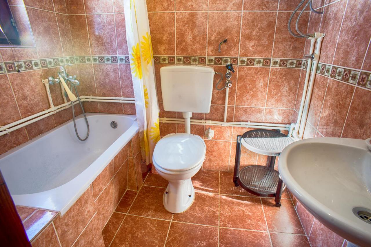 Guest House Jezera Žabljak エクステリア 写真